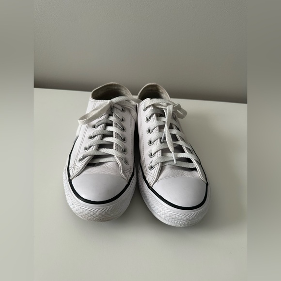 Women’s converse - Picture 1 of 7